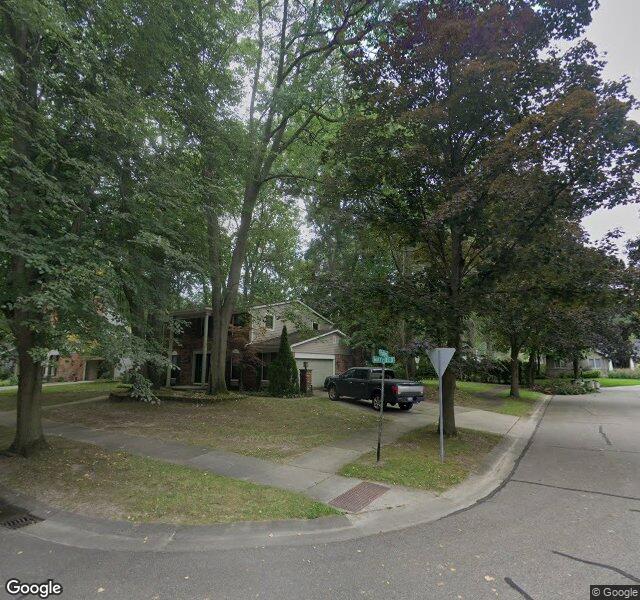 18500 Mayfield St, Livonia, MI 48152-3240