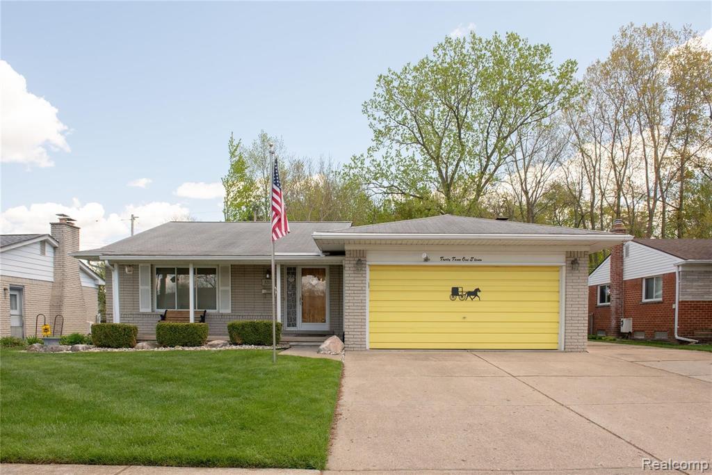 33111 Lancashire St, Westland, MI 48185-2848