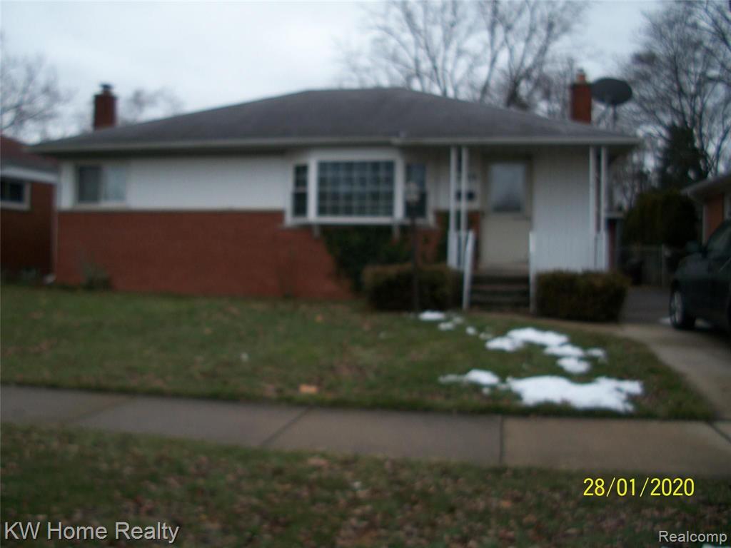 26621 W Davison, Redford, MI 48239-2702
