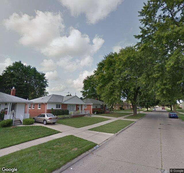 26621 W Davison, Redford, MI 48239-2702