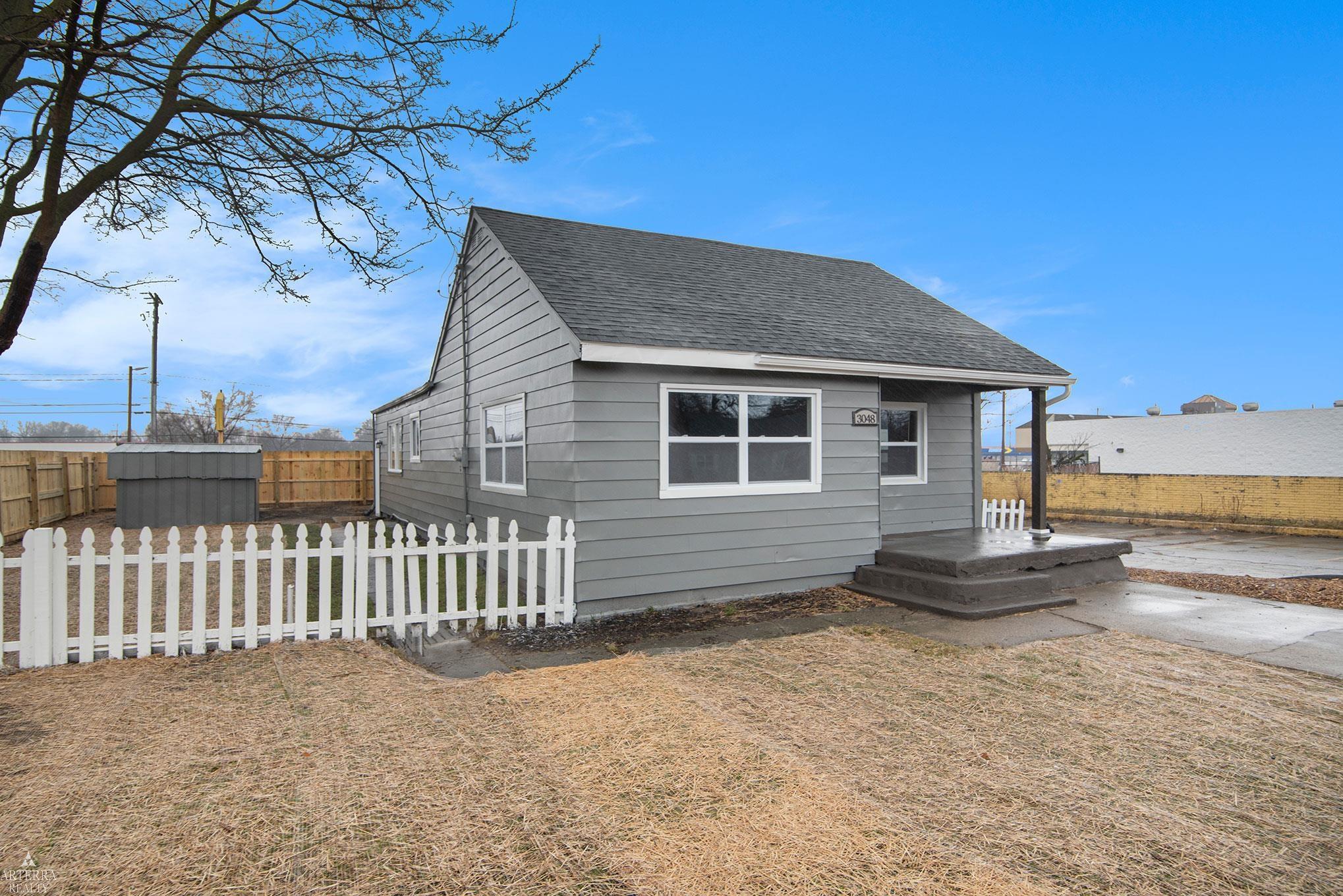 3048 Myrton St, Burton, MI 48529