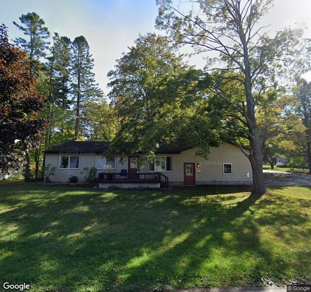 410 W Upright St, Charlevoix, MI 49720-1258