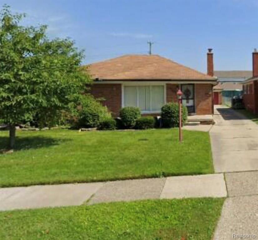 309 Yale St, Bay City, MI 48708-6941