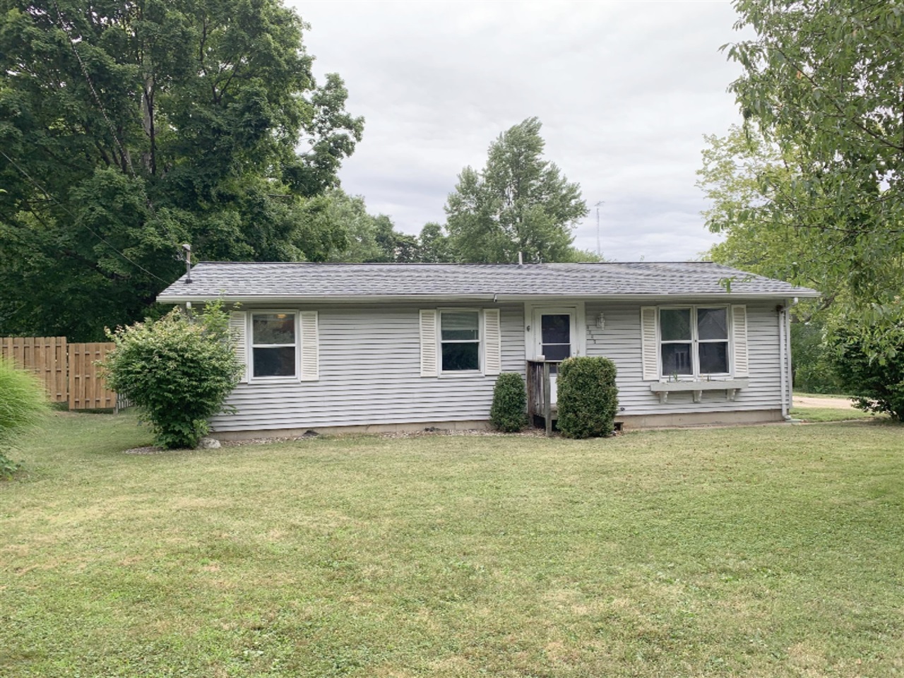 8065 Forest Beach Road, Watervliet, MI 49098-9702
