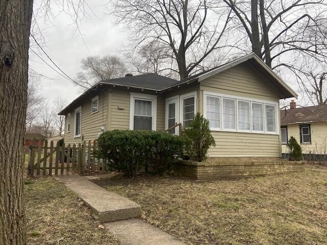 1030 Connell Ct, Benton Harbor, MI 49022-3837