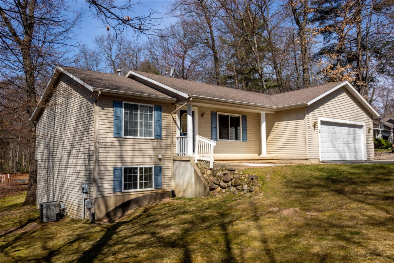 11395 N Bailey Valley Dr NE, Greenville, MI 48838-8388