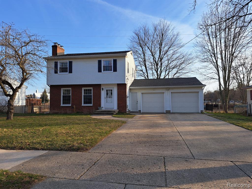 48 SLUYTER ST SE, Kentwood, MI 49548-7600