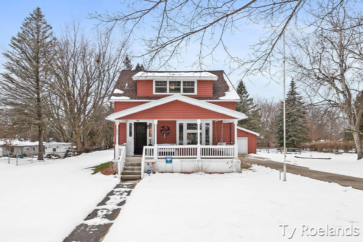1059 PARK ST SW, Grand Rapids, MI 49504-6135