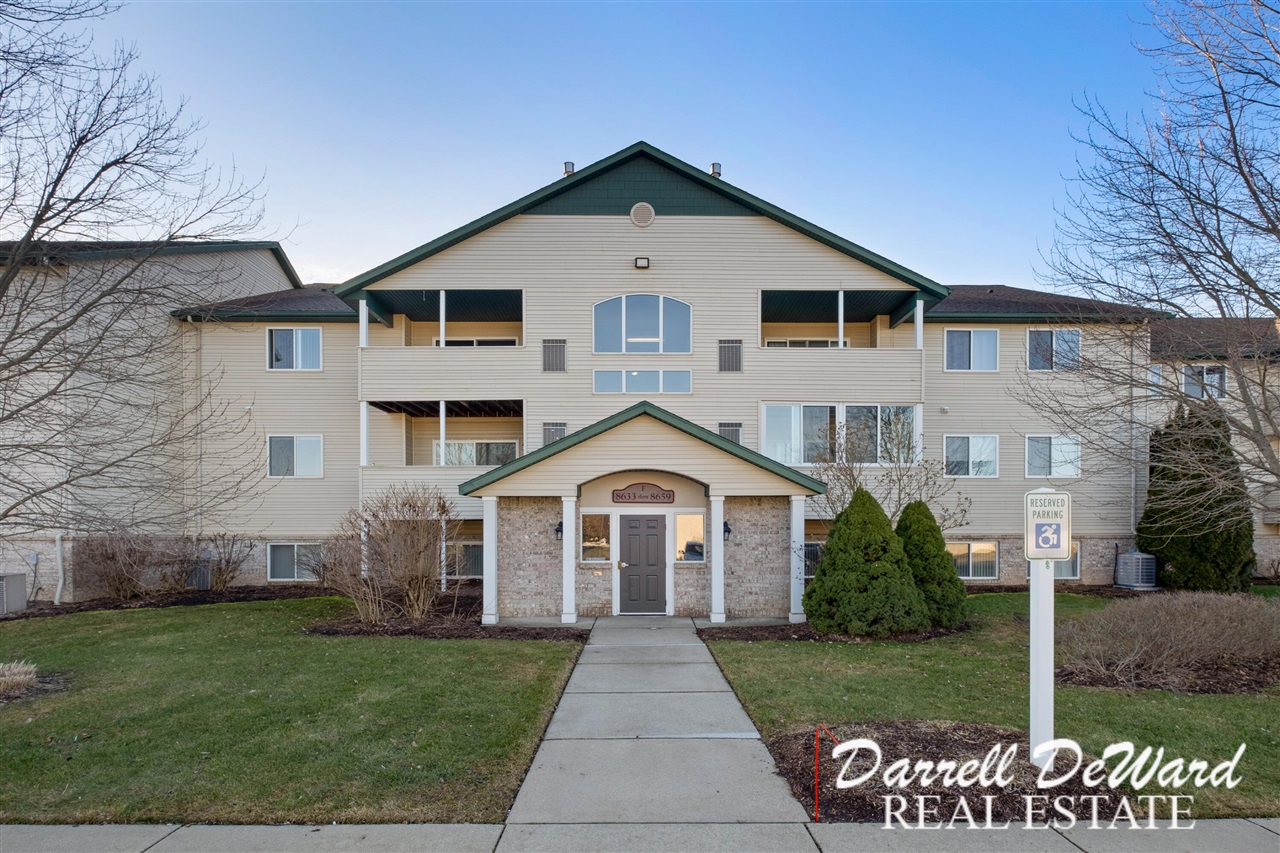 8657 S Jasonville Ct Se, Caledonia, MI 49316-7810
