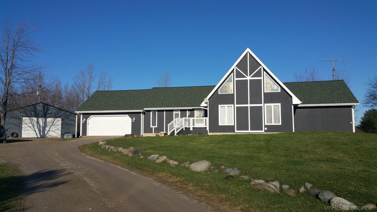 2502 BROWN CITY RD, Imlay City, MI 48444-9417