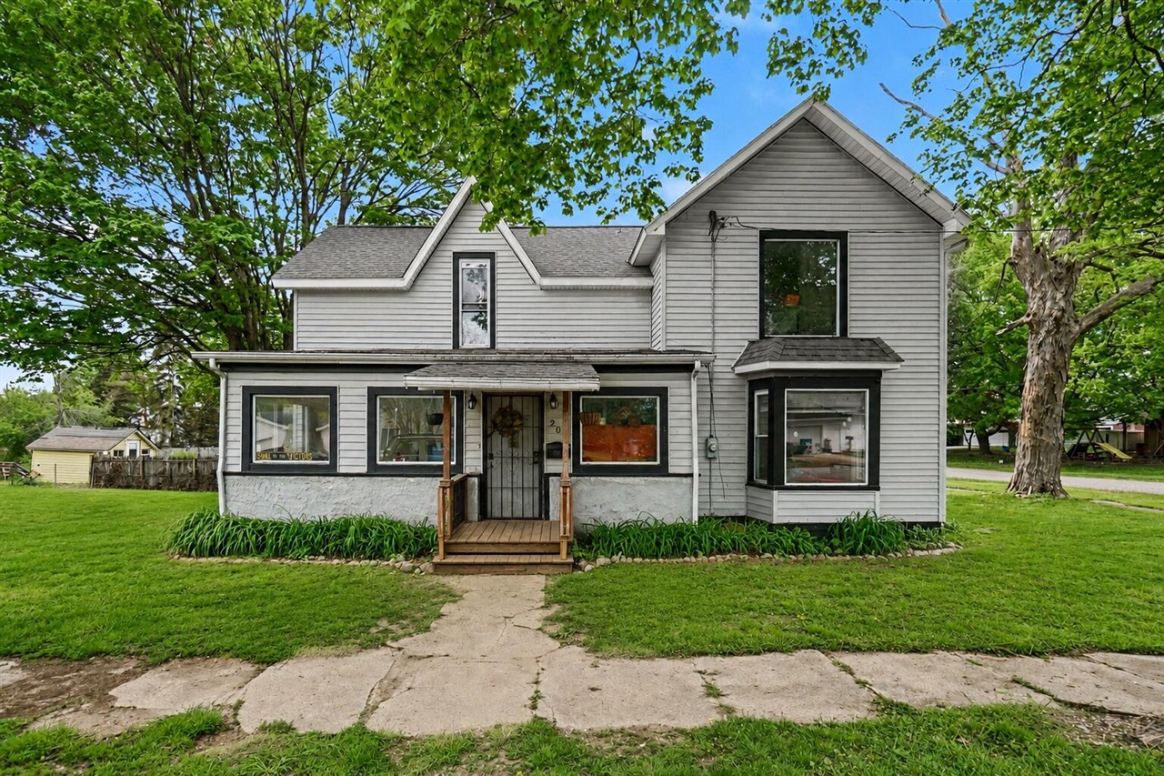 201 Clinton St, Homer, MI 49245-1015