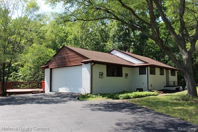 29755 Woodland Drive, Southfield, MI 48034-1335