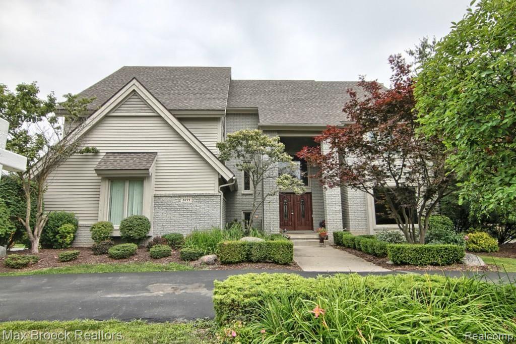 6771 Torybrooke Cir, West Bloomfield, MI 48323-2164