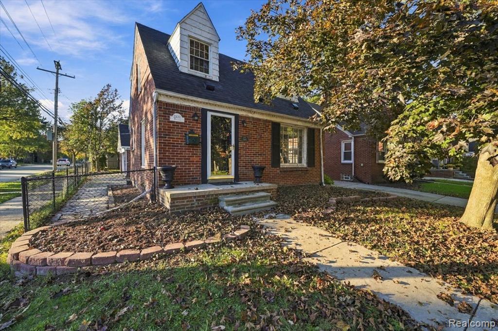 23001 MARLBORO ST., DEARBORN, MI 48128-1818