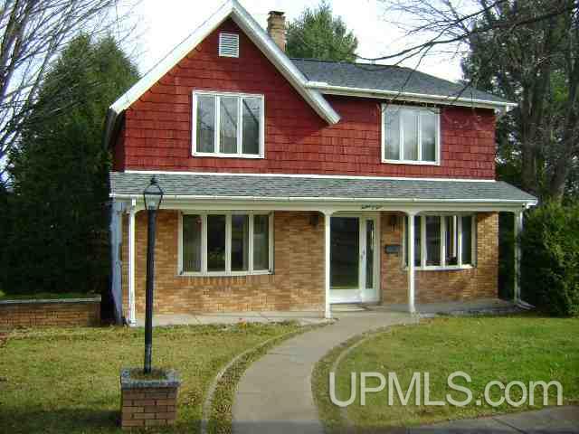 1205 Calumet St, Lake Linden, MI 49945-1206
