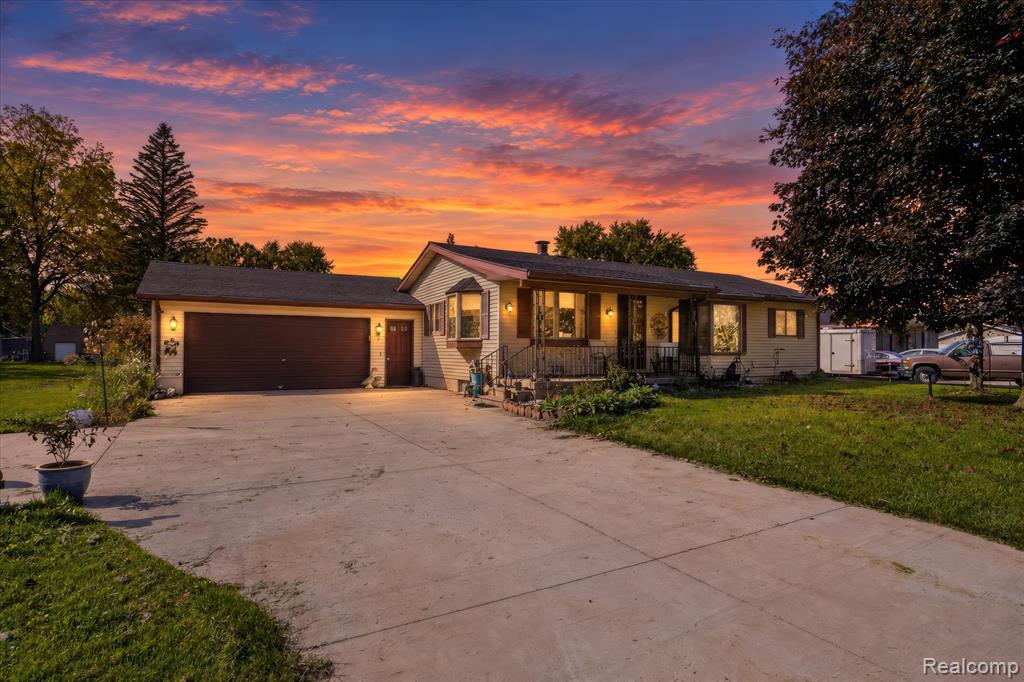 7178 Riegler St, Grand Blanc, MI 48439