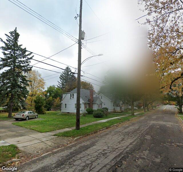 540 East Greenlawn Avenue, Lansing, MI 48910-3305