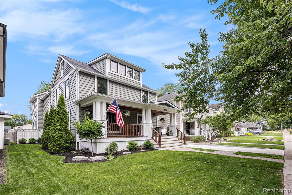 424 Taylor Ct, Ionia, MI 48846-1575