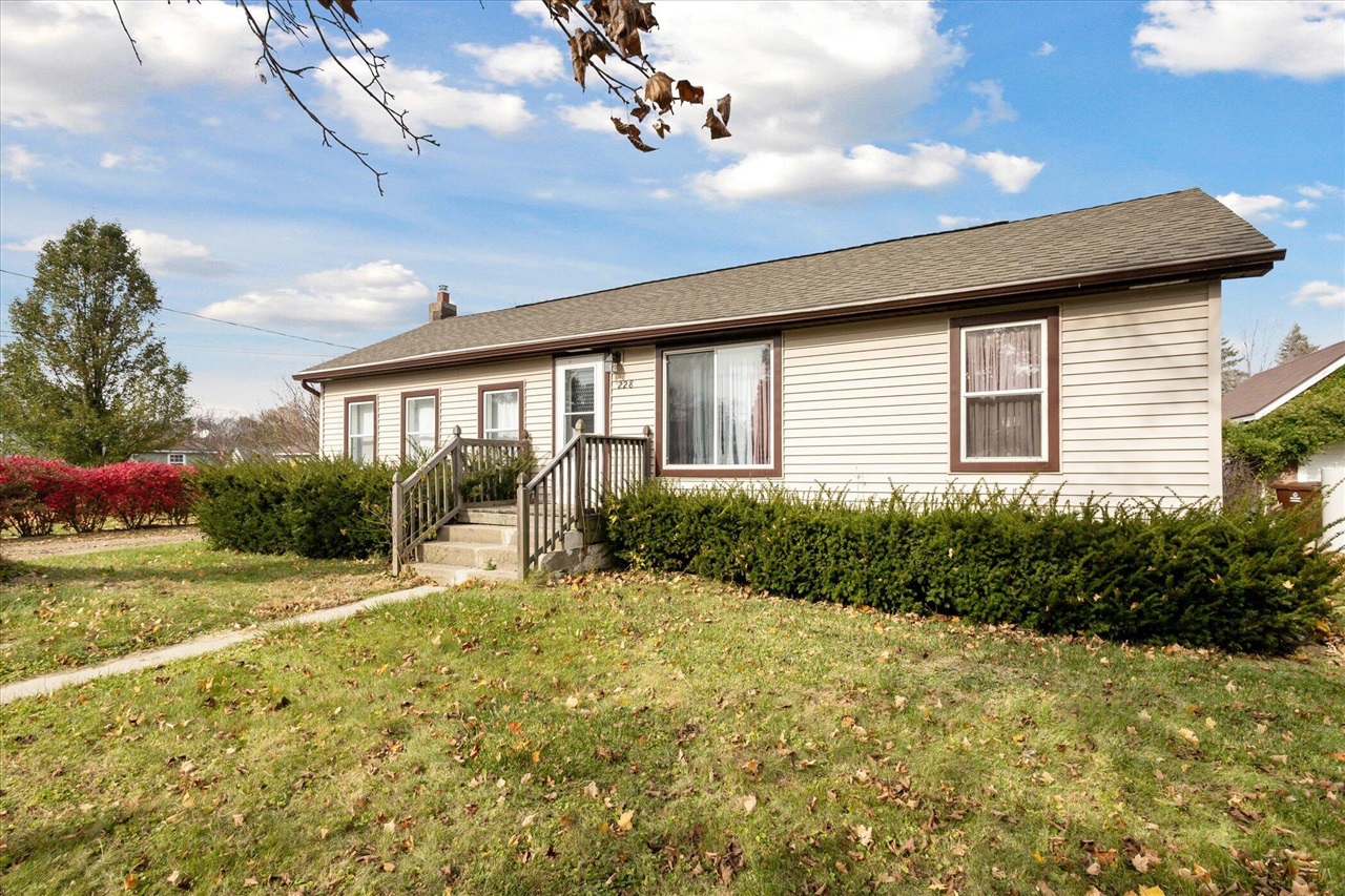228 Second St, Concord, MI 49237-9610