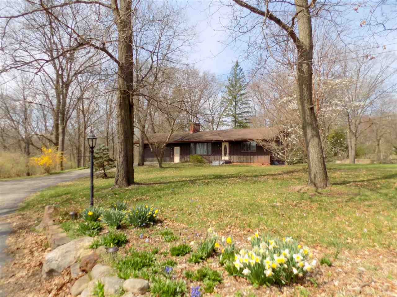 2948 Robinson Rd, Jackson, MI 49203-3747