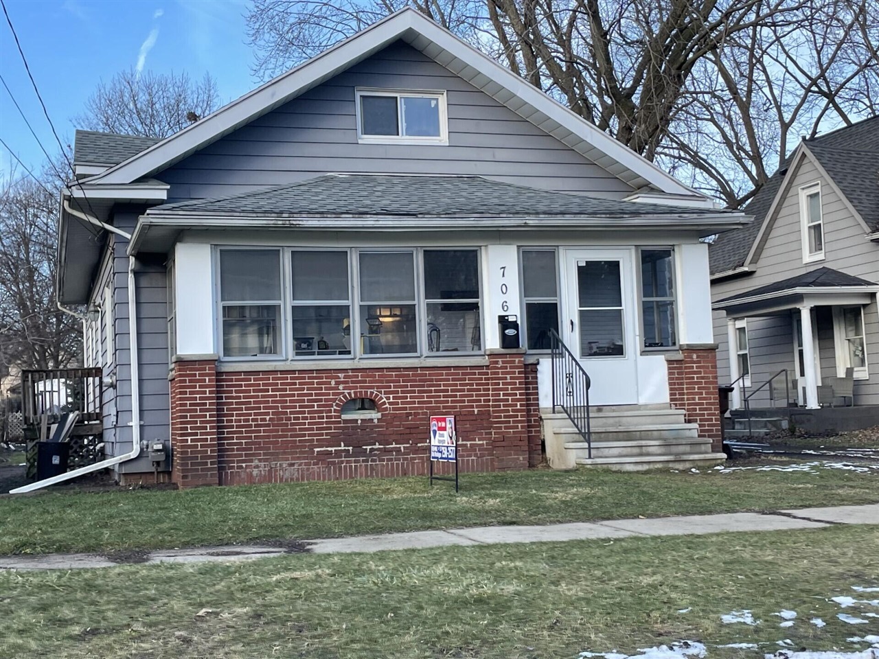 706 Edgewood St, Jackson, MI 49202-3404