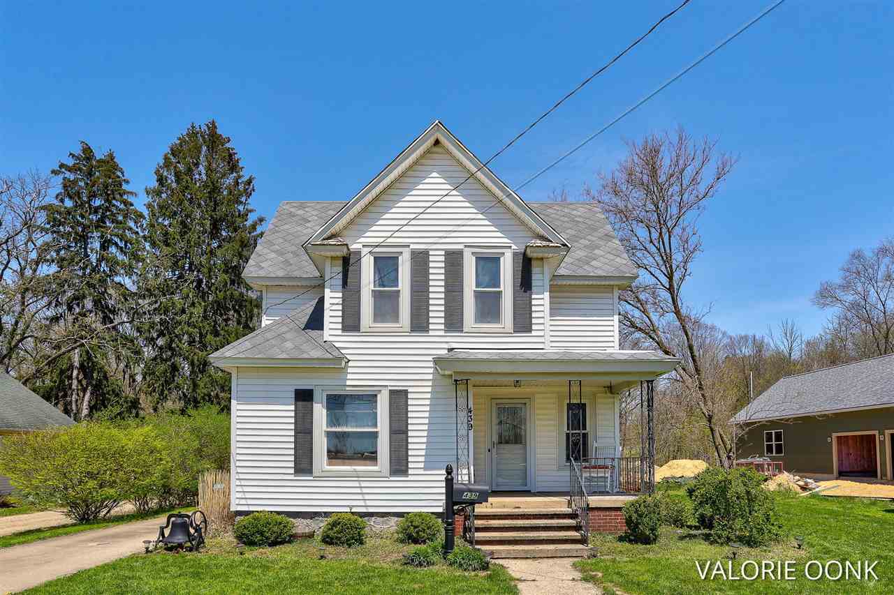 439 Grand St, Michigan Center, MI 49254