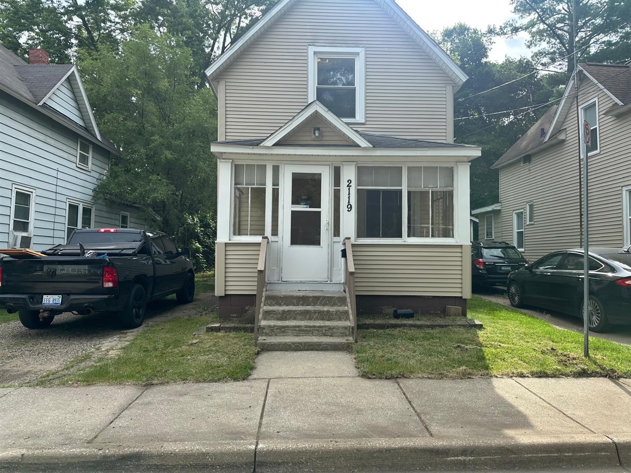 2119 Adelaide St, Kalamazoo, MI 49001-6151