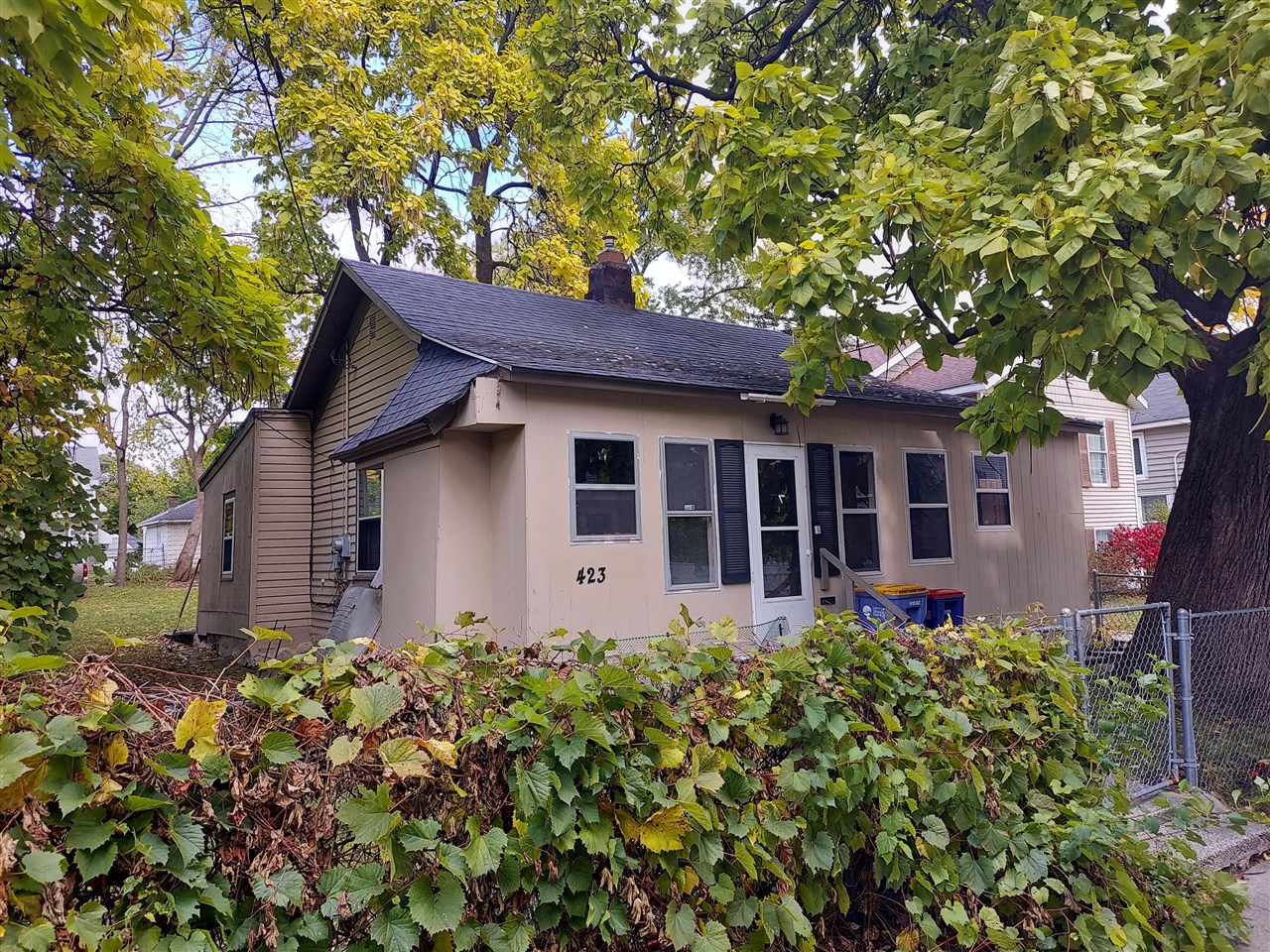 423 Breens Ct SW, Grand Rapids, MI 49503-4901