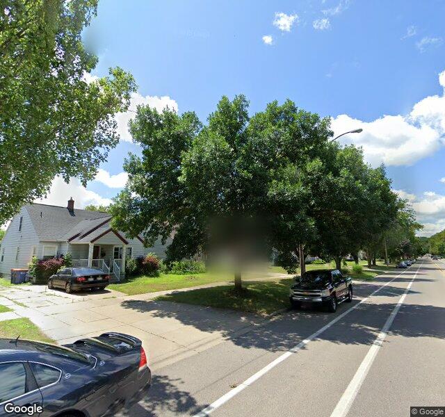 859 Lake Mich Dr NW, Grand Rapids, MI 49504-5660