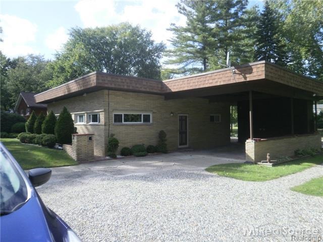 528 3 Mile Rd NE, Grand Rapids, MI 49505-3345