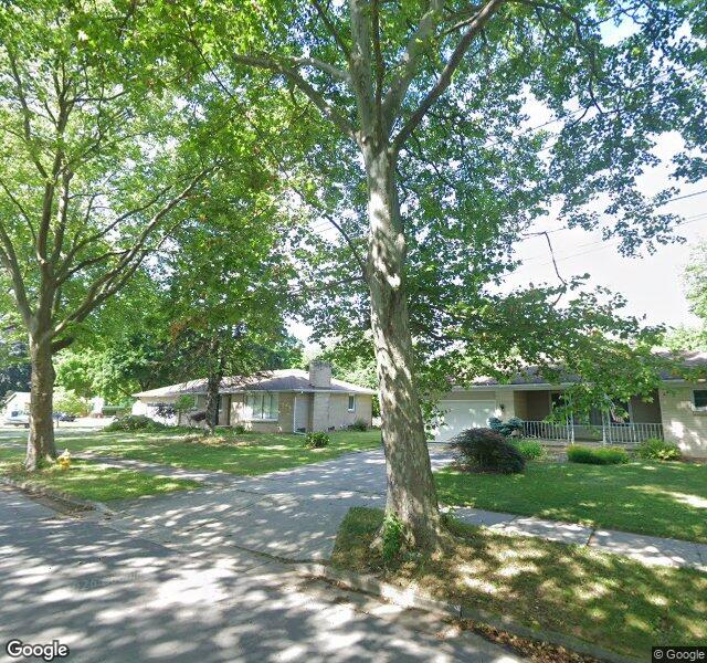 223 Centennial Ave NW, Grand Rapids, MI 49504-5925
