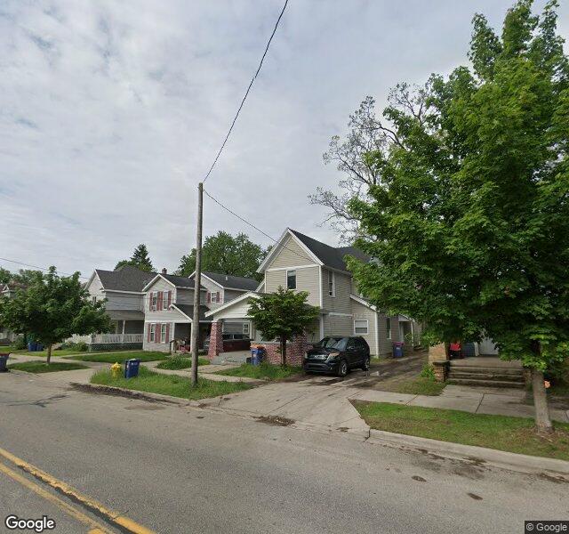 1021 Madison Ave SE, Grand Rapids, MI 49507-1212