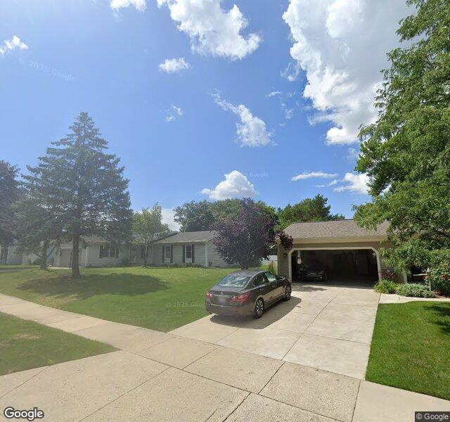 2216 WOODLAWN AVENUE SE., Grand Rapids, MI 49546-5552