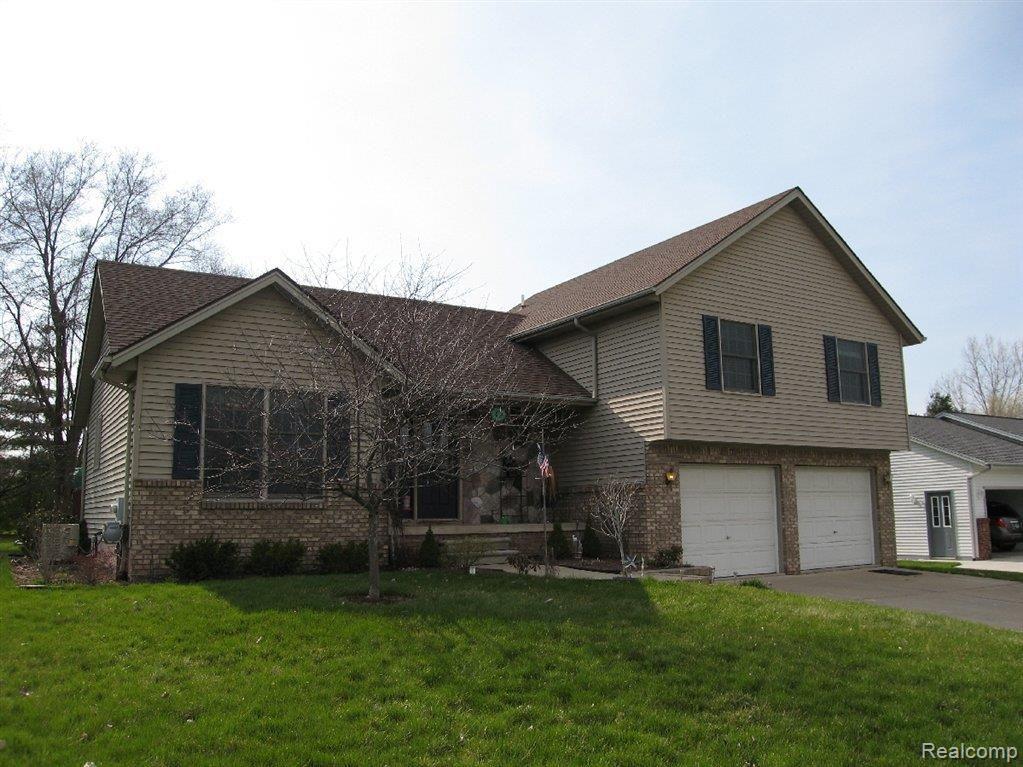 314 Jonathon Dr, Almont, MI 48003-8974