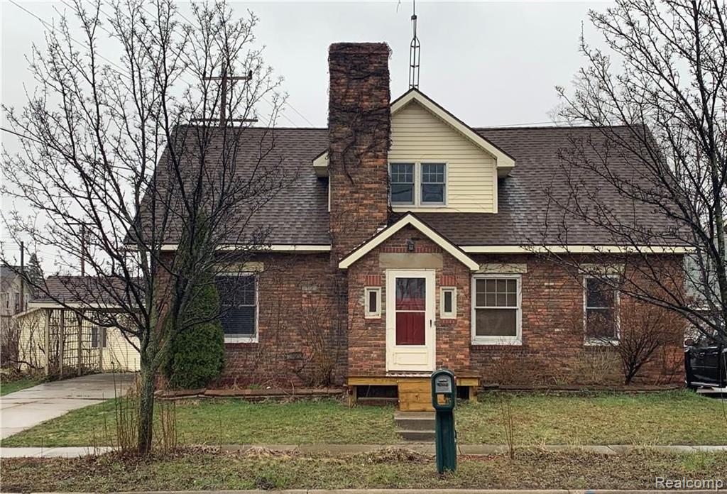 4608 Pine St, Columbiaville, MI 48421-8741