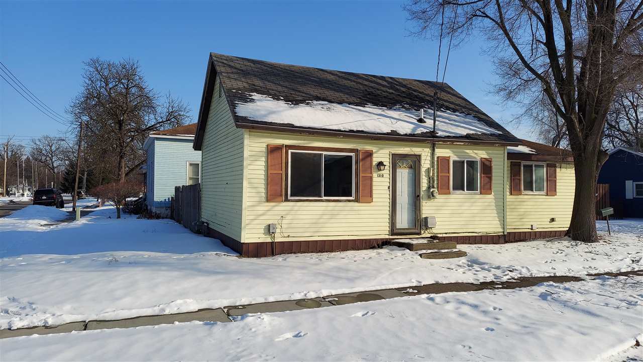 310 East St Clair, Almont, MI 48003-1094