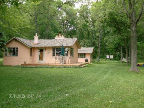 220 Russell St, Blissfield, MI 49228-1364