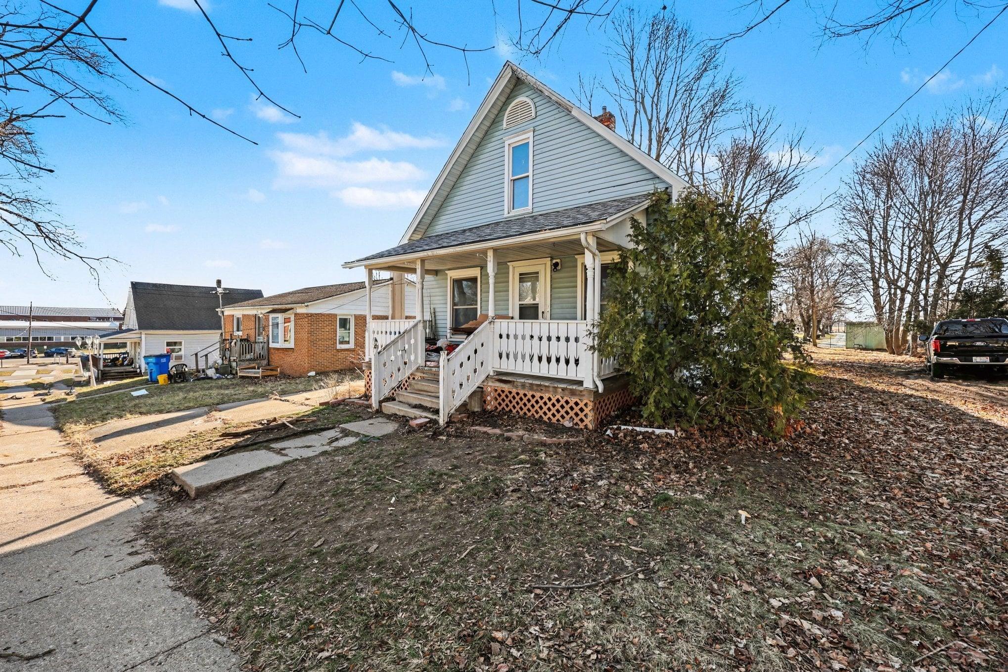 272 S Maple St, Onstead, MI 49265-9580