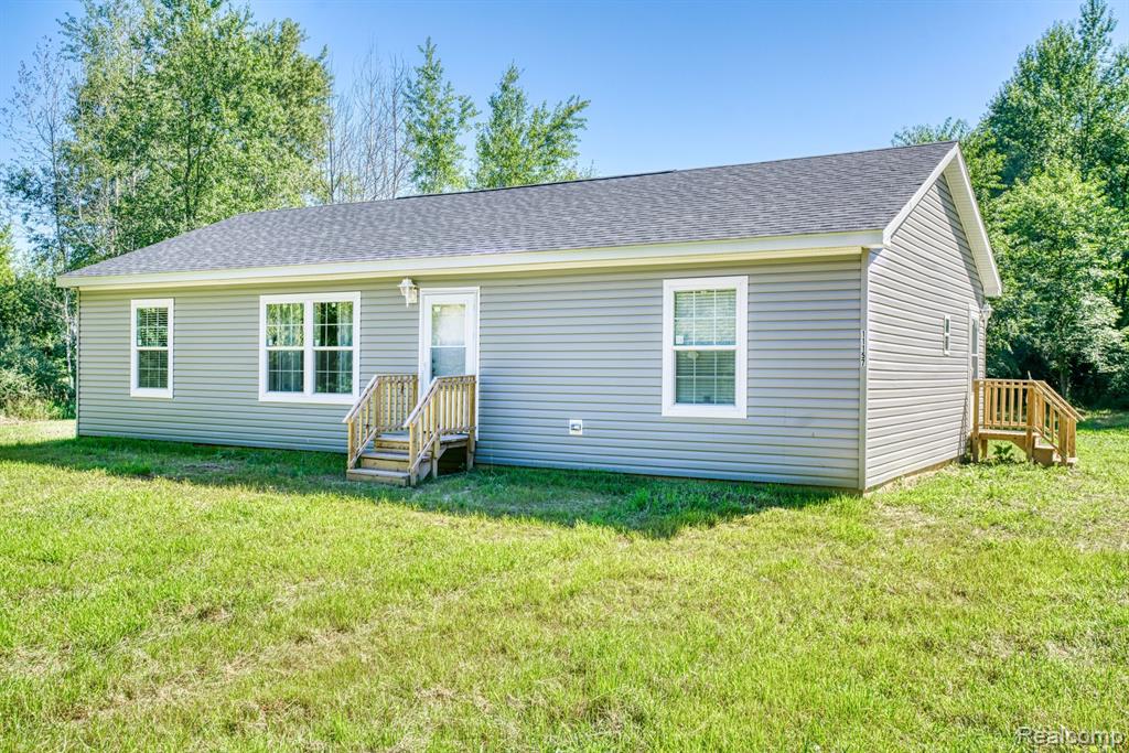 11157 Hannah Jane Dr, Fowlerville, MI 48836