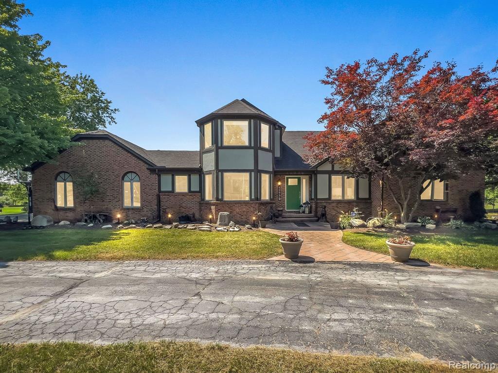 11770 Larkins Rd, Brighton, MI 48114-9008