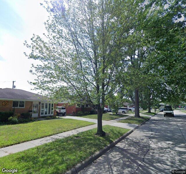 15251 Elderwood St, Roseville, MI 48066-4009