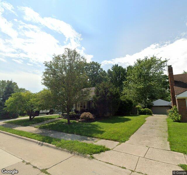 21798 Pleasant Ave, Eastpointe, MI 48021-2405