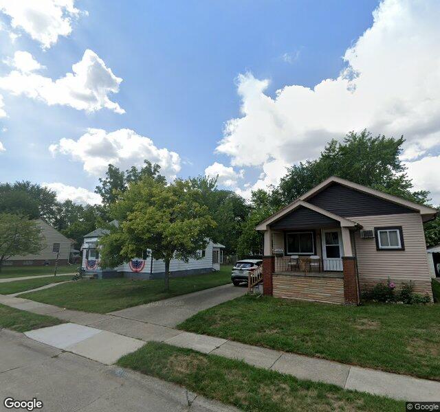 22031 Oakwood Ave, Eastpointe, MI 48021
