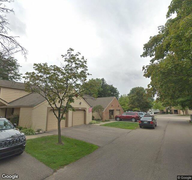 8400 Dogwood Ln, Warren, MI 48093