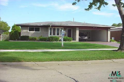3535 Byrd Dr, Sterling Heights, MI 48310-6110