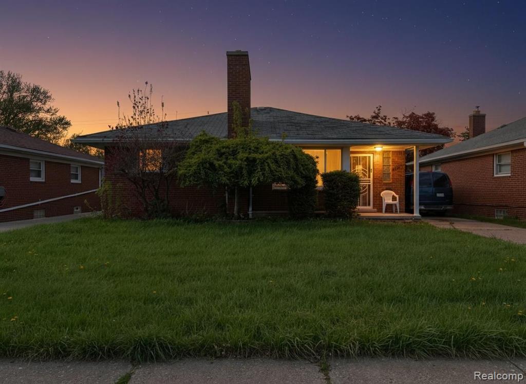 16525 Ego Ave, Eastpointe, MI 48021-4524