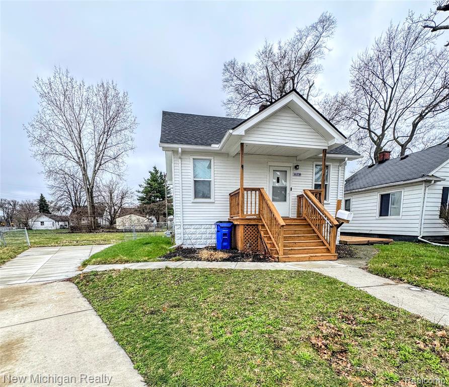 16338 Nicolai Ave, Eastpointe, MI 48021-1780