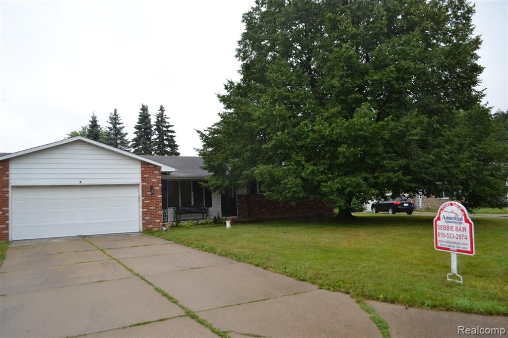 5150 Sunburst Ct, Flint, MI 48532-4147
