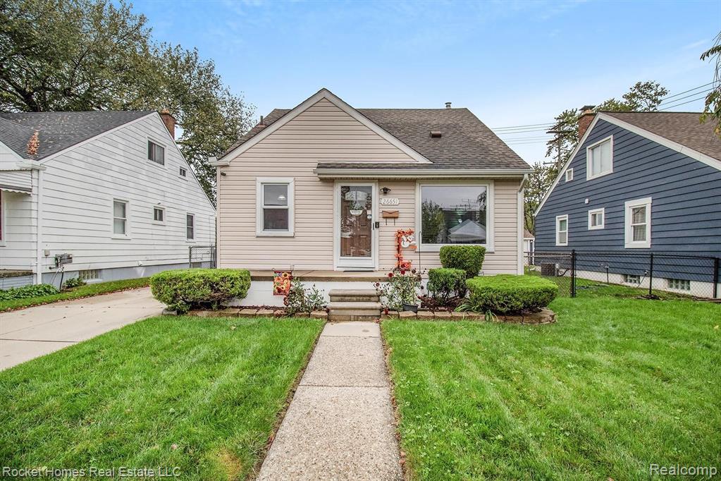 26651 LA SALLE ST., ROSEVILLE, MI 48066-3243