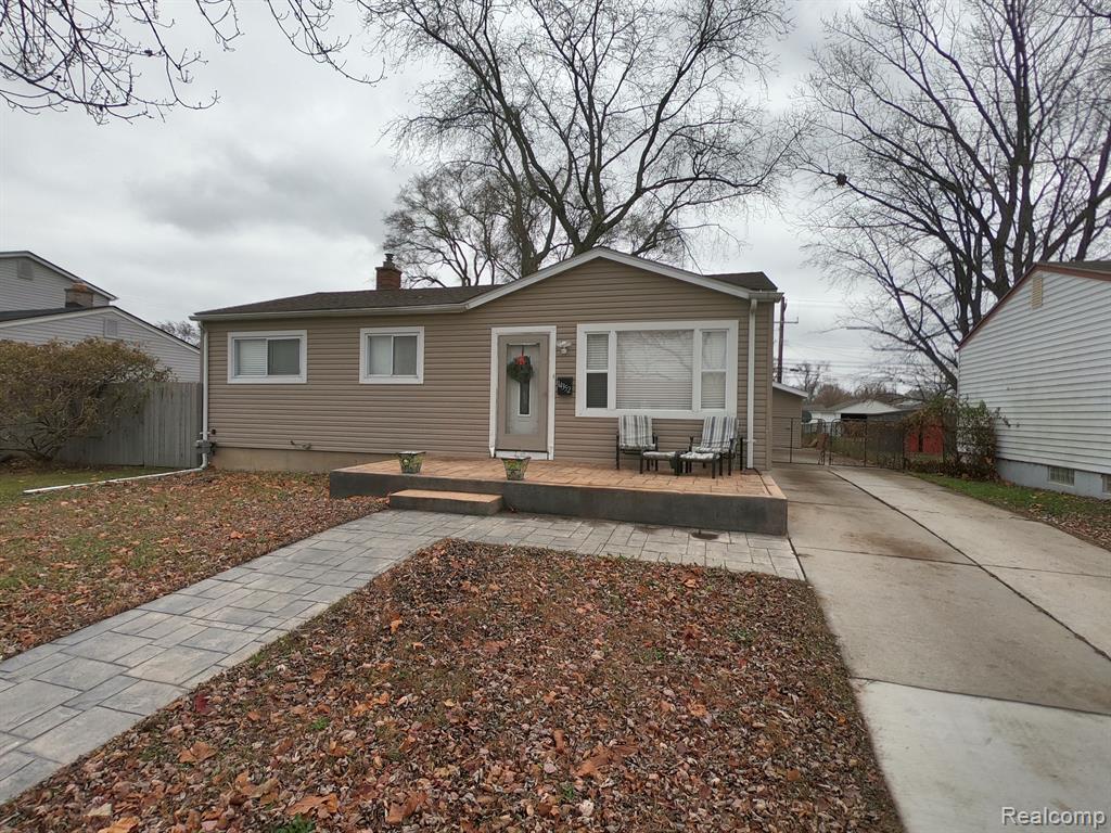 14352 Sherman Ave, Warren, MI 48089-3315